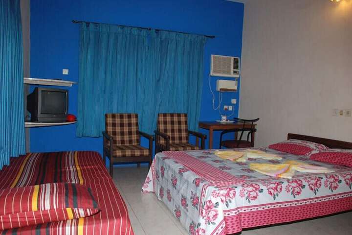 Room 12 of 32