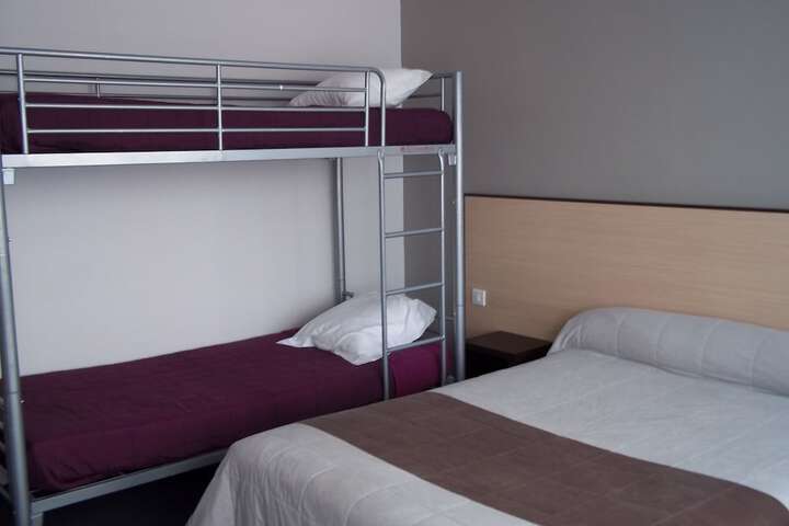 Room 4 of 16