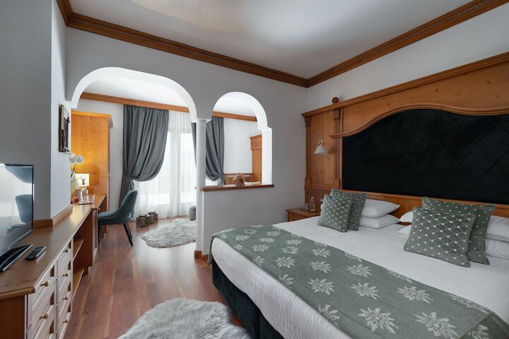 Room 25 of 212