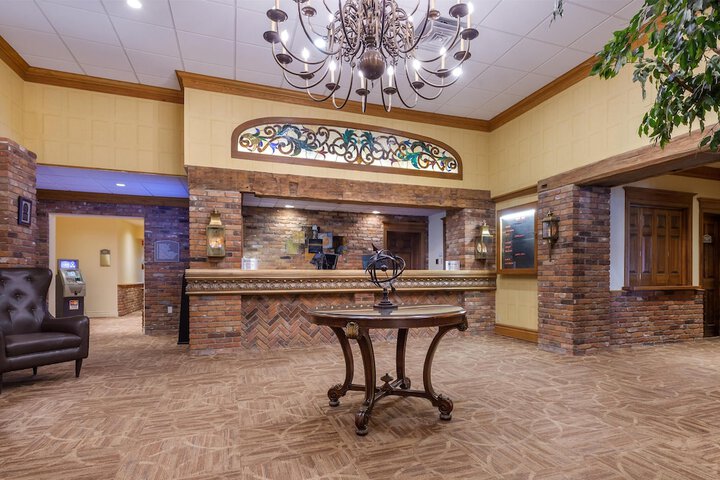 Entrance & Lobby