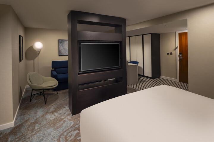 Room 55 of 179