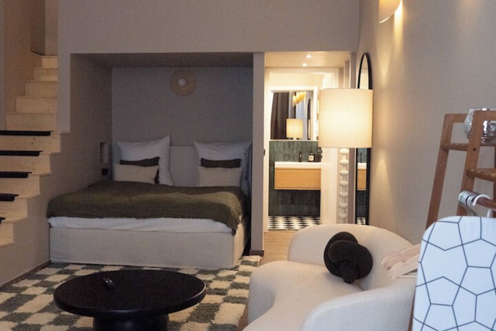 Room 46 of 147