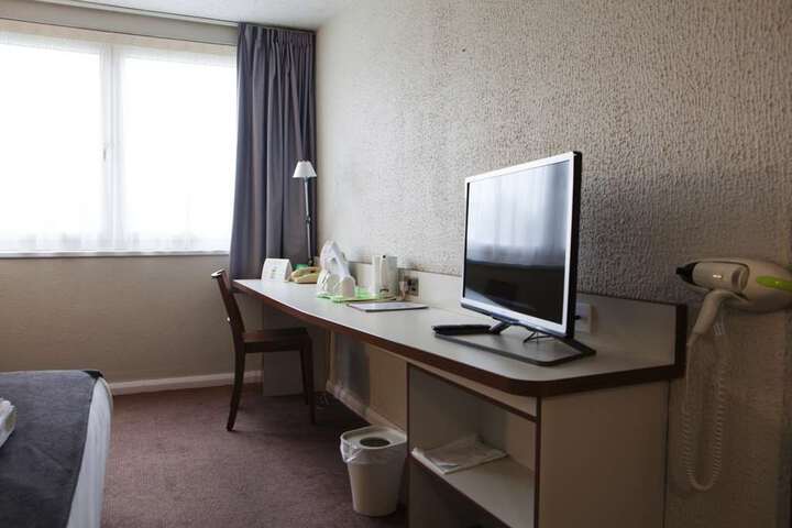 Room 15 of 46