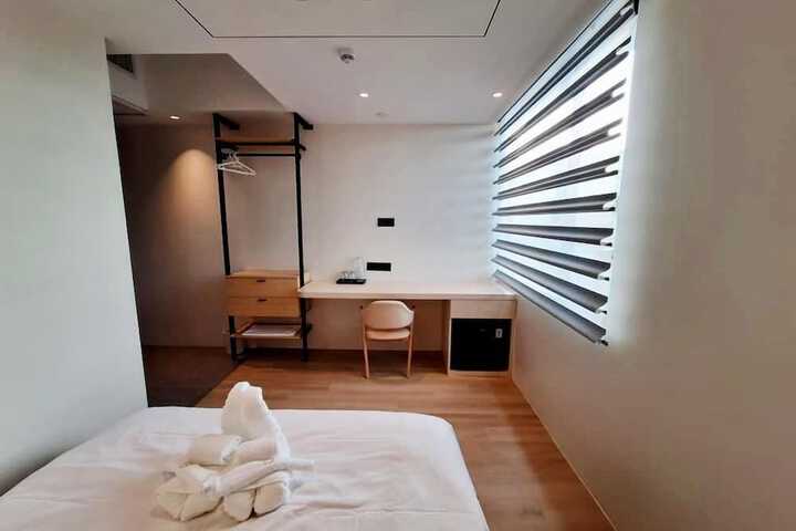 Room 4 of 71