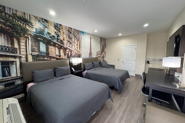 Room 10 of 26