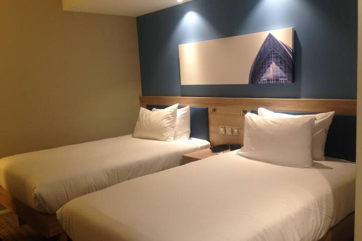 Room 6 of 41