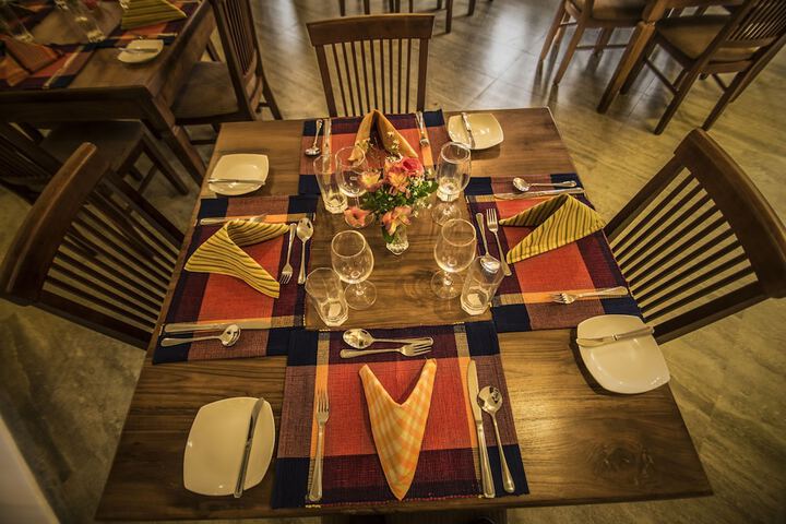 Dining 18 of 24