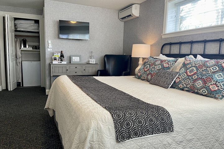 Room 11 of 74