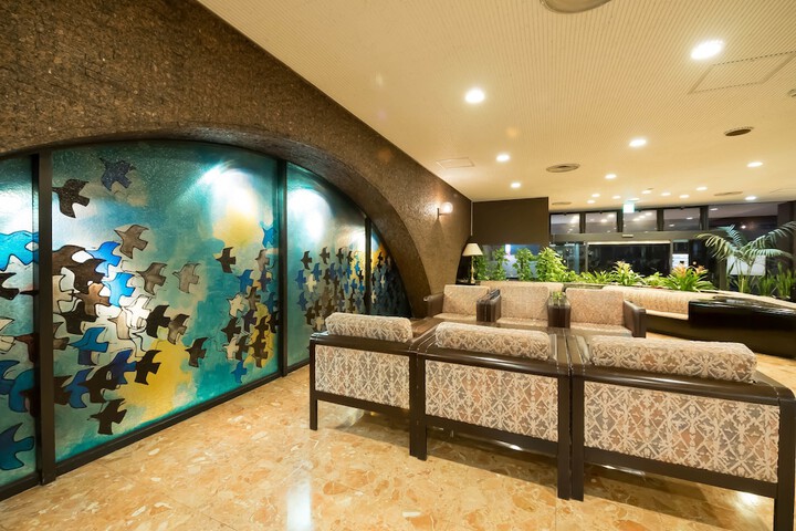 Entrance & Lobby