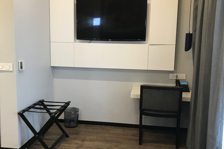 Room 9 of 56