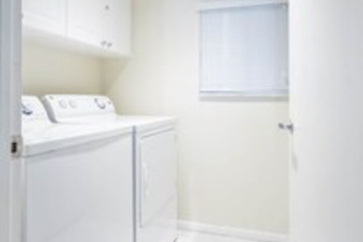 Laundry 16 of 40