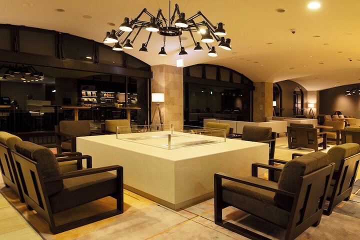 Lounge 31 of 31
