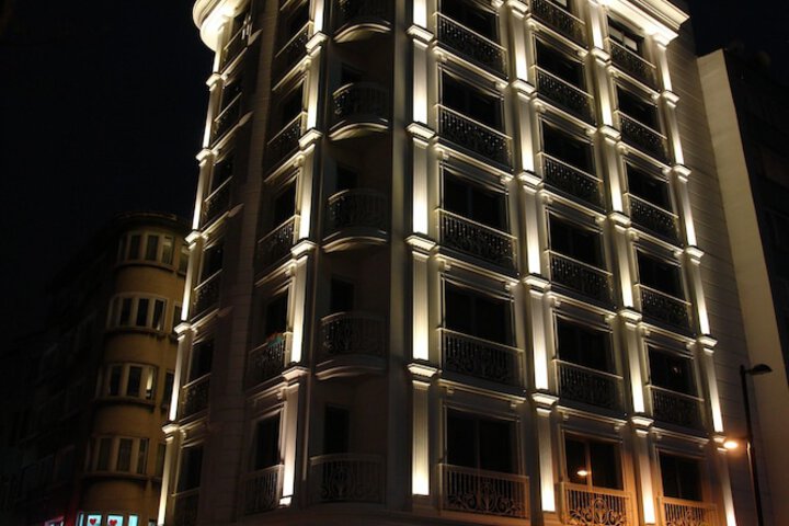 Front of property - evening/night