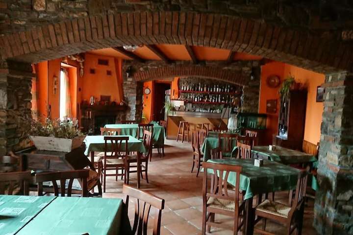 Dining 6 of 10