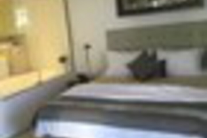 Room 17 of 105