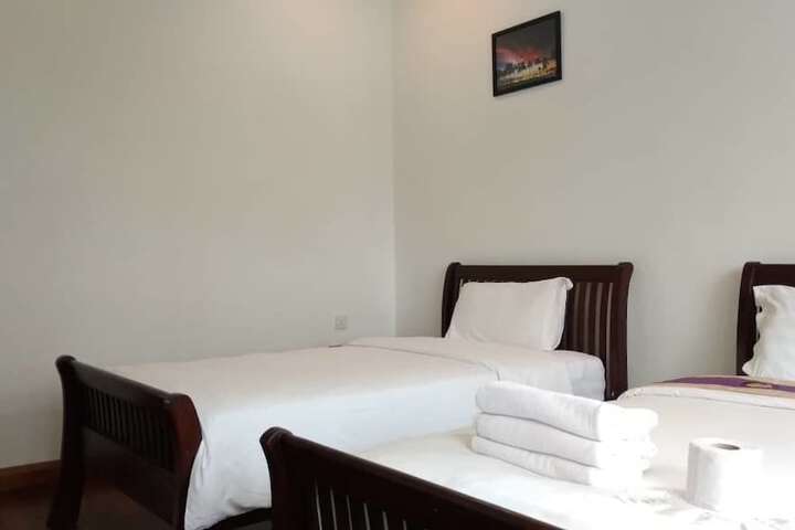 Room 10 of 89