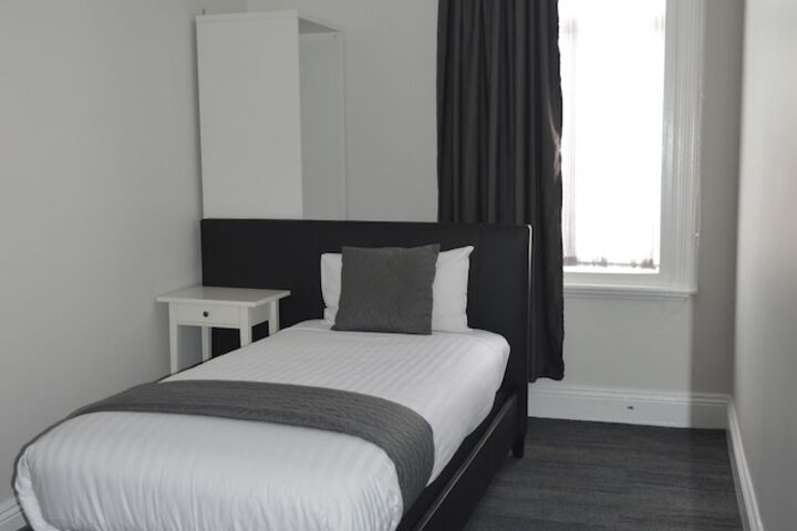 Room 2 of 25