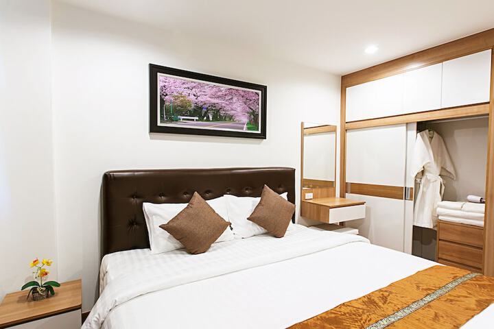 Room 9 of 20