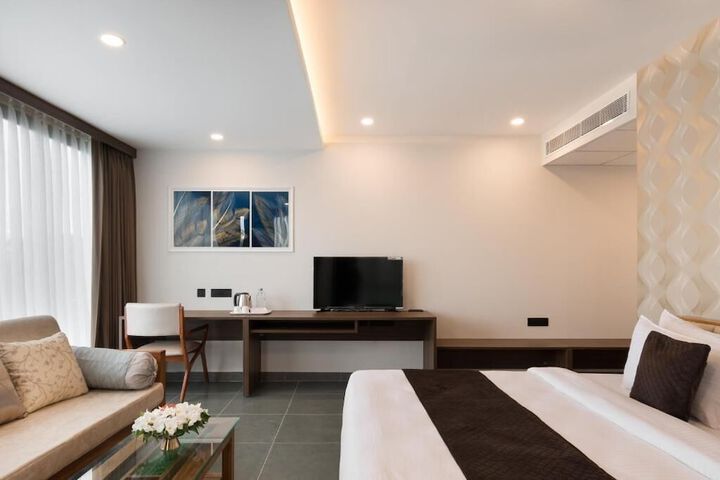 Room 5 of 37