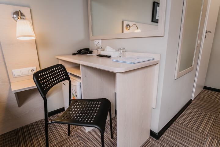 Room 13 of 80