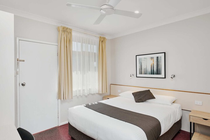 Room 5 of 53