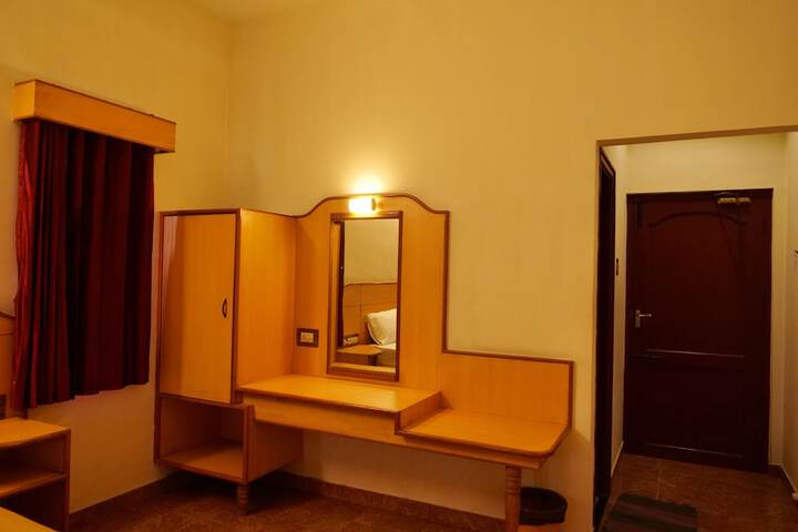Room 11 of 19