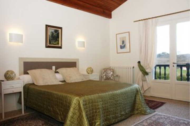 Room 17 of 24