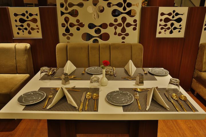 Dining 13 of 28