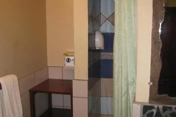 Room 8 of 24