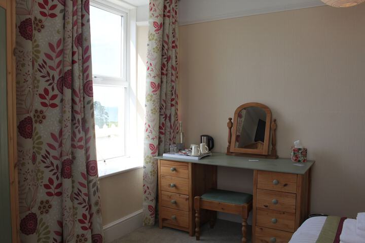 Room 43 of 50