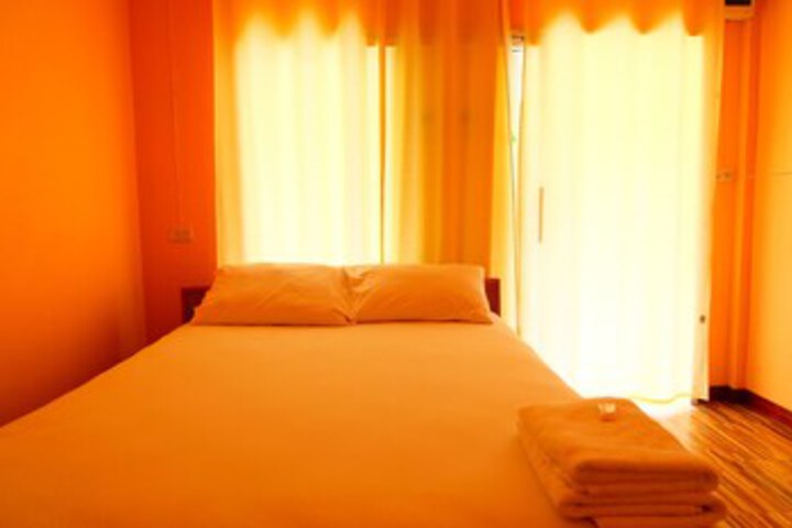 Room 13 of 20