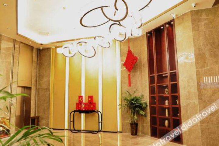 Hotel Interior 8 of 25