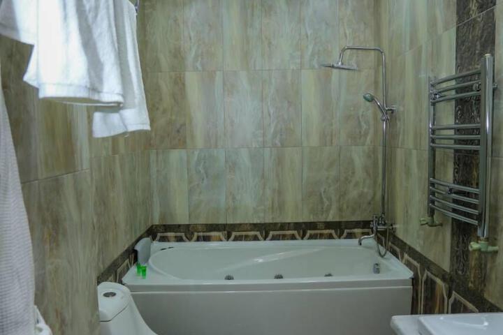 Room 4 of 20