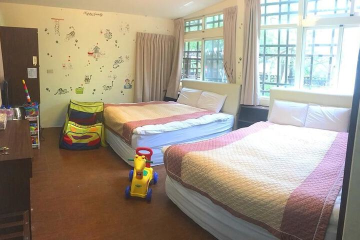 Room 9 of 25