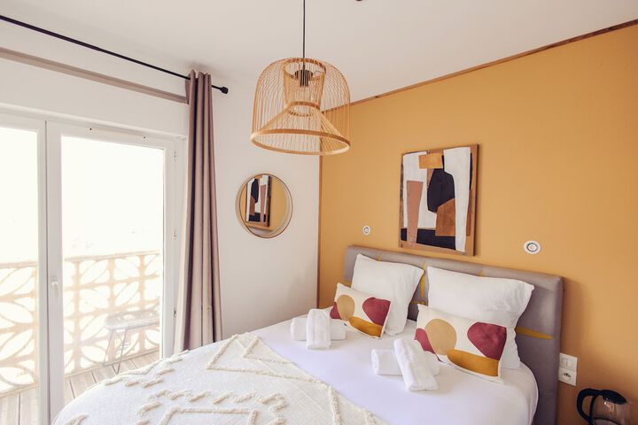 Room 80 of 148