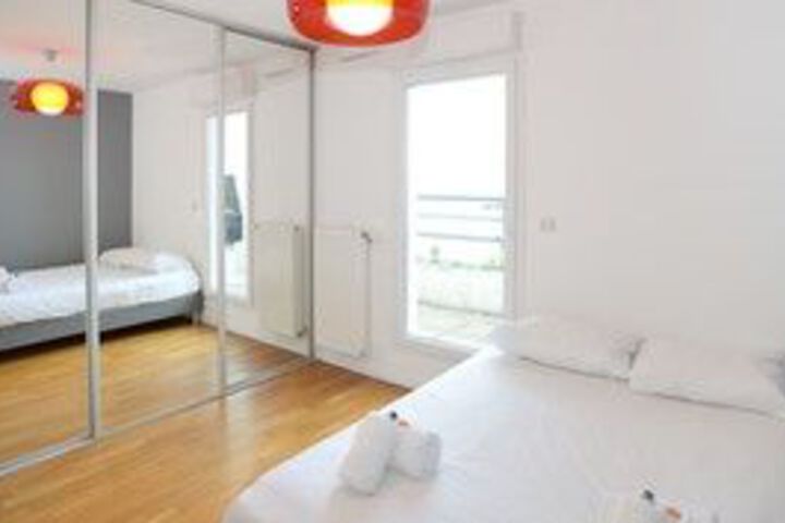 Room 12 of 28
