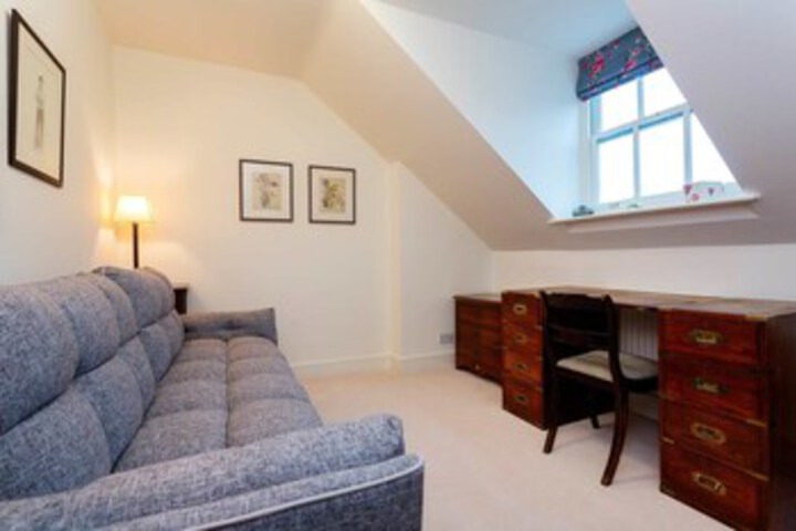 Room 8 of 22