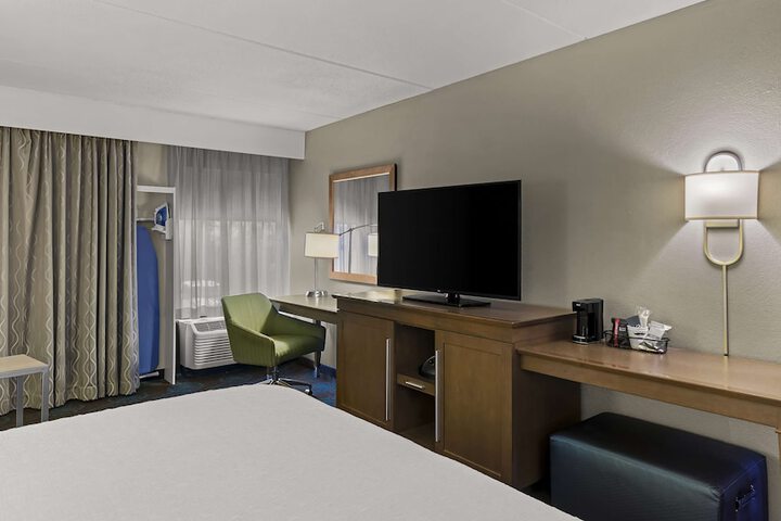 1 King Bed (23 of 36)