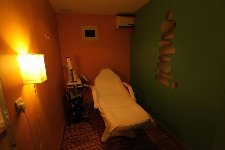 Room 21 of 29