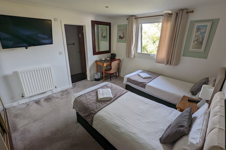 Room 4 of 14