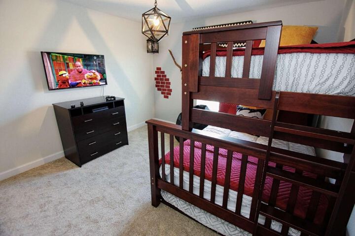 Room 8 of 49