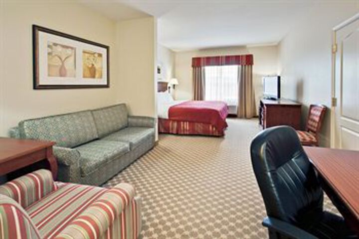 Room 7 of 12