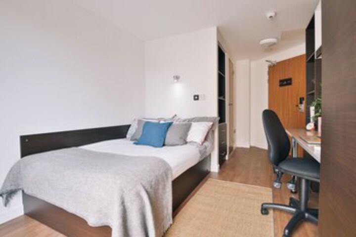 Room 34 of 93