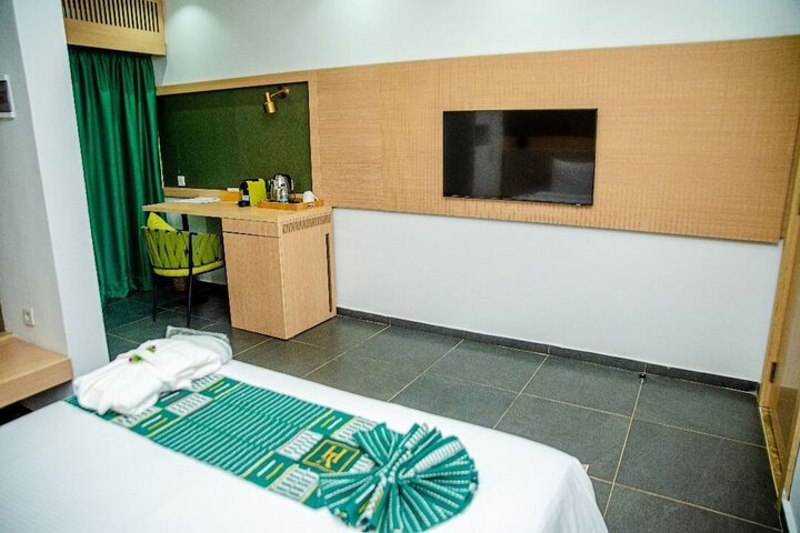 Room 15 of 52
