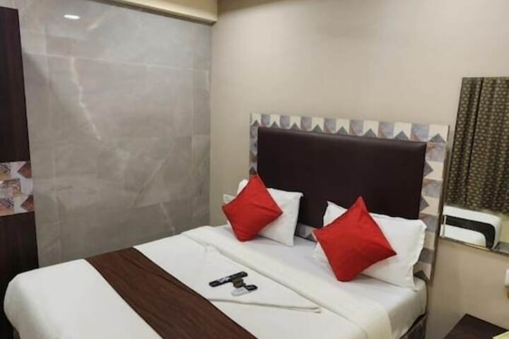 Room 4 of 11