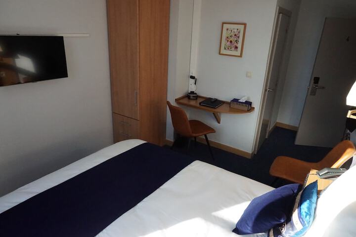 Room 21 of 112