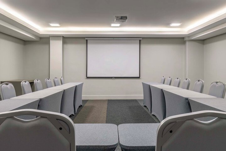 Ballroom/Hall 137 of 156