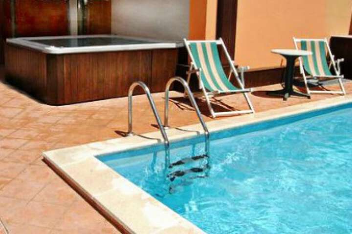 Hotel with Pool
