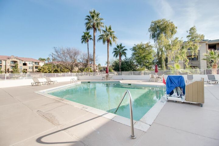 Hotel Pool