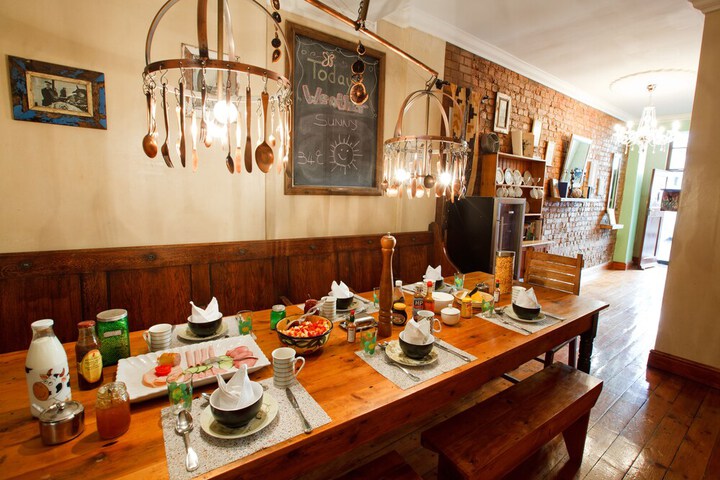 Breakfast/Coffee Service 24 of 32